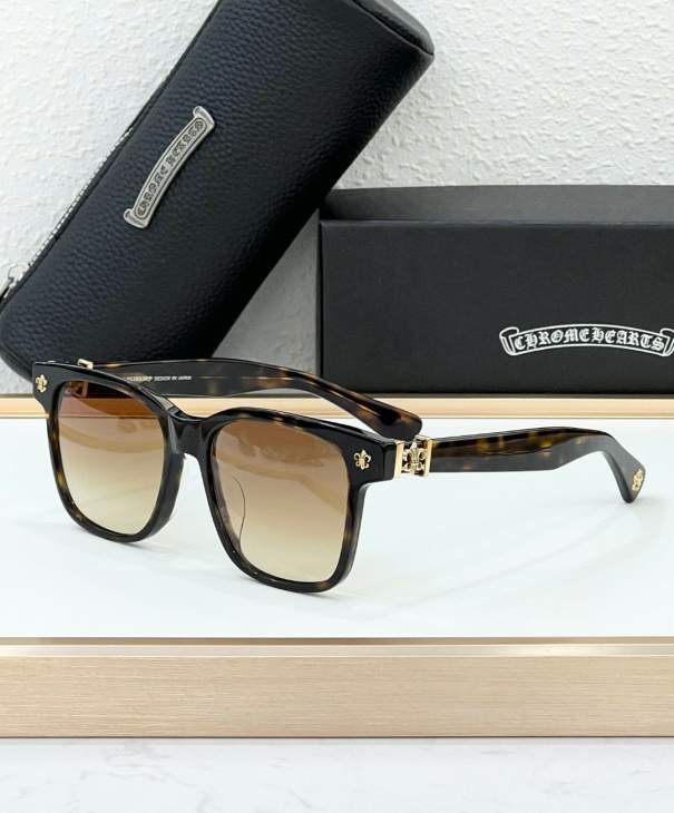 Picture of Chrome Hearts Sunglasses _SKUfw68374097fw
